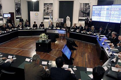 Cristina y su equipo económico hizo el anuncio en la segunda jornada de diálogo social con empresarios y sindicalistas