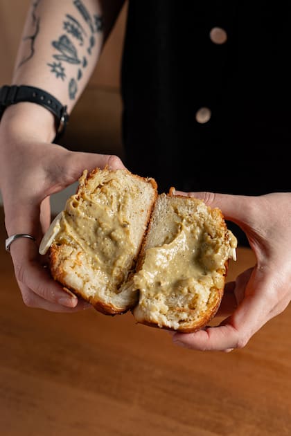 Croissant relleno con frangipane de pistacho