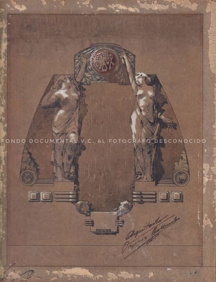 Croquis de las figuras que están dentro de la casa Calise I. Colombo era un artista integral.