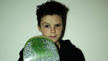 Cruz Beckham, de 11 años, se lanza como cantante