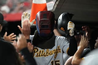 Cruz pega dos jonrones; O'Hearn y Reynolds aportan vuelacercas, y Piratas vencen a Rojos 8-3