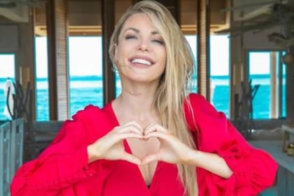 Crystal Hefner ahora es modelo y decidió contar en un libro cómo había sido su vida en la mansión Playboy