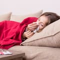 ¿Creías que la vacuna de la gripe solo te protege contra tener fiebre, tos y sentirte mal?
