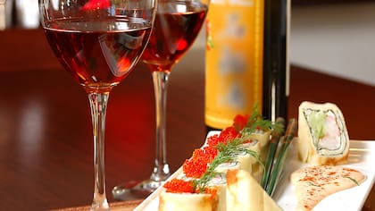 ¿Cuál es la mejor bebida para tomar cuando se come sushi?