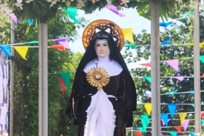 Cuál es la oración para rezarle a Santa Clara de Asís