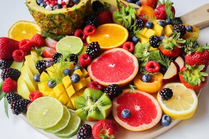 Cuáles son las cuatro frutas antiinflamatorias que recomiendan desde la Universidad de Harvard