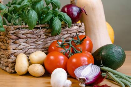 ¿Cuáles son las verduras que ayudan a tener una dieta sana y bajar de peso?
