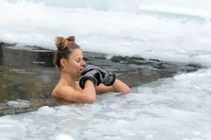 Qué tan buenos son para la salud los saunas y los baños en agua fría