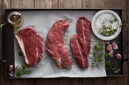 Cualquier carne, pollo, etc. NUNCA directo de la heladera al fuego. Al menos 10 minutos a temperatura ambiente.