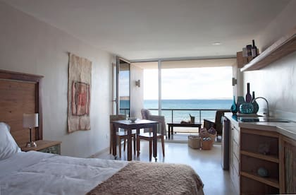 Cualquier perro que se porte bien es bienvenidísimo en este hotel con vista al océano