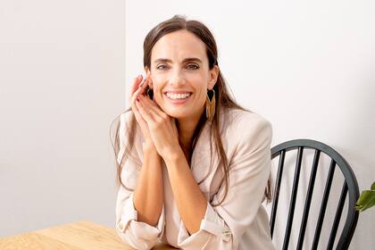 “Cuando adquirimos una empresa junto a mi marido, me encontré con la necesidad de desarrollar un plan estratégico claro y sencillo para encaminarla hacia el éxito y alcanzar una mejor calidad de vida… que era el principal motivo por el que habíamos decidido emigrar”.