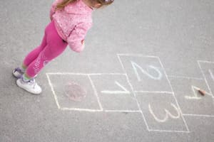 Cuándo cobro la AUH en marzo si mi DNI termina en 8