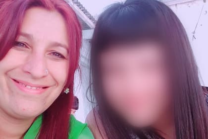 "Cuando desaparecía, yo subía posteos en Facebook y corría por los comisarías y juzgados en una maratón que fue al pedo: llegué a hacer 48 denuncias y cada vez que me veían llegar me miraba con cara de ‘otra vez vos acá’. Pero no hacían nada”, asegura Guadalupe.