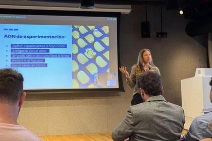 Cuando dio una charla en "Google for startups" a dueños de empresas sobre equipos ágiles. "Fui la única mujer en presentar que no era empleada. Me di el gusto de tener a mi mamá sentada en la primera fila".