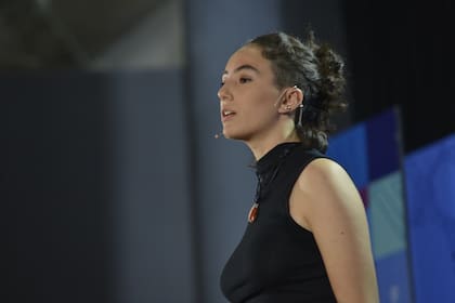 "Cuando el cardumen en el que nadás no es en el que querés estar, es normal llenarse de ganas de gritar".