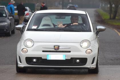 Cuando el Manchester United ganó la Liga Inglesa en 2017, Romero cambió su Fiat 500 por un Lamborghini Gallardo LP570-4 Superleggera. Crédito: The Sun