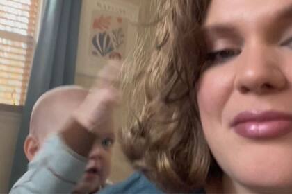 Cuando el niño crezca le contarán sobre el cambio. (TikTok ispymolly)