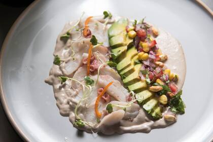 “Cuando empezaron a venir los empleados del Ministerio de Educación me decían que servíamos el mejor ceviche y el mejor lomo salteado que habían comido en Buenos Aires", cuenta Zapata