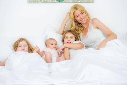 Cuando Fabián Cubero, el hombre de la casa, está concentrado para jugar con Vélez, las mujeres se divierten armando programas juntas