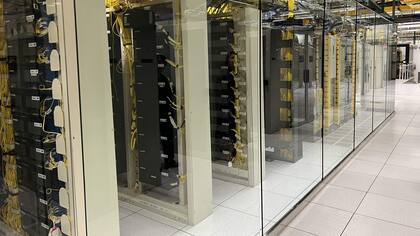 Cuando falla una plataforma de internet, como las de las redes sociales, en realidad se trata de cuestiones de software, no de hardware, explican en Equinix.