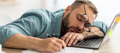 Cuando hay deficiencia de hierro, es normal sentirse con fatiga o más cansado