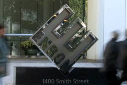 Cuando la gigante energética Enron colapsó en 2001, fue la caída corporativa más estrepitosa de EE.UU