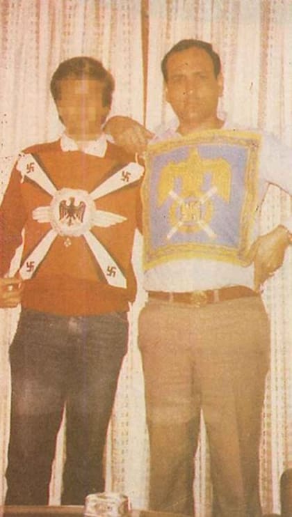 Cuando la historia de Raúl Guglielminetti salió a la luz, tras el intento de secuestro y asesinato de Emilio Naum, comenzaron a aparece imágenes de Raúl Guglielminetti posando con simbología nazi
