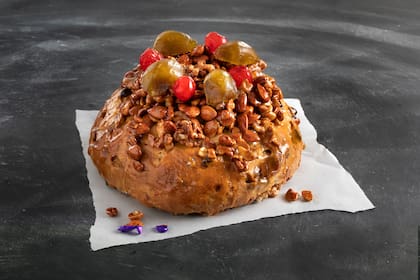 Cuando llega la temporada de fiestas, el menú de Dandy se agranda con su rico pan dulce.