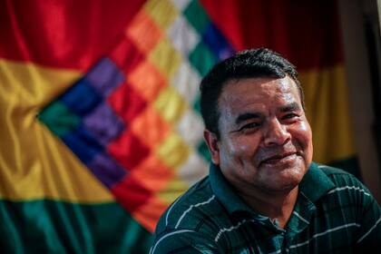 Cuando llegó por primera vez hace 25 años, Victor Montoya no pudo aguantar más de tres meses por la discriminación que sintió. Dice que ahora las cosas cambiaron para bien. Y que ama vivir cerca del mar