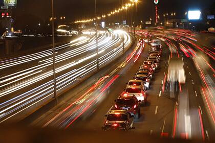 Cuando los corredores viales pasaron a manos del Estado, se revirtieron los contratos de Participación Pública Privada (PPP), varias estaciones se dasenchufaron del sistema electrónico