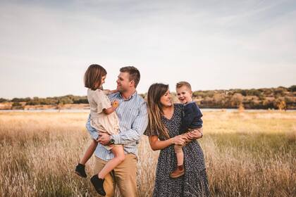 Cuando los padres establecen objetivos alcanzables basados en las capacidades e intereses individuales de sus hijos, ayudan a crear un camino de desarrollo saludable (Archivo)