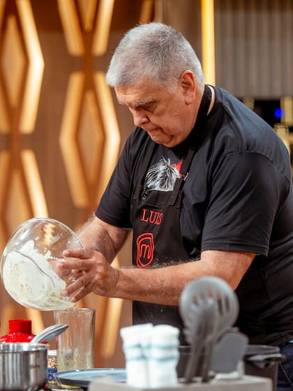 "Cuando me siento en una mesa me gusta entender lo que estoy comiendo, y si quiero mojar el pan en el huevo, me gusta saber que está el huevo; no se puede esconder. ¿Por qué tengo que comer algo con picante si a mí no me gusta el picante? Pero di batalla", asegura el presidente de Aptra
