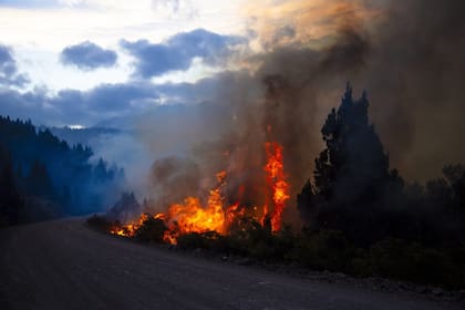 Cuando no hay viento, el fuego se mantiene estático y dificulta la visibilidad del fuego
