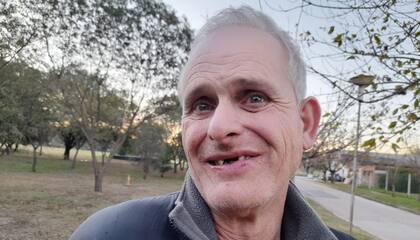 “Cuando nuestros hijos eran pequeños, el gran programa era llevar bicicletas y patines al Cottolengo para que corrieran detrás nuestro mientras caminábamos con Mati", dice Pía.