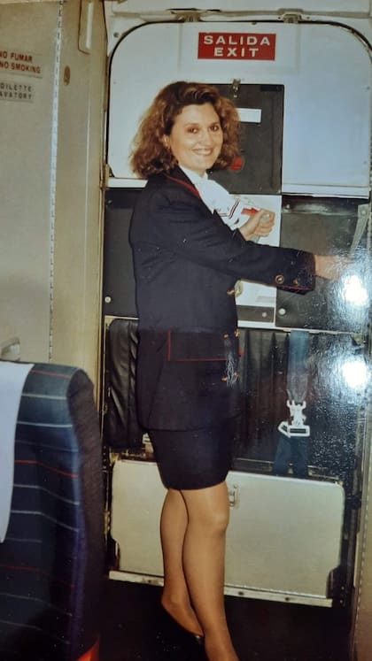 Cuando ocurrió la tragedia, hacía 11 años que Viviana trabajaba como azafata de Austral Líneas Aéreas