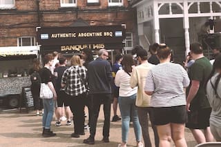 La receta argentina que generó cuadras de cola en Inglaterra y llegó a la Premier League