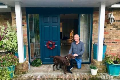 Cuando se jubiló a los 50 años, el hombre emprendió su viaje alrededor del mundo