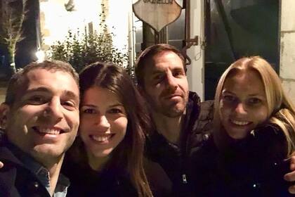 Cuando se juntaban, en París o en el País Vasco, Quesada y Martín Aramburú disfrutaban del encuentro con sus parejas