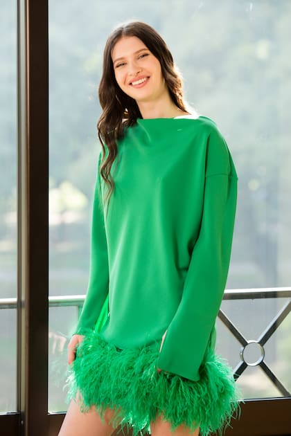 Cuando se reciba de diseñadora de interiores, quiere diseñar muebles de diseño. Mientras tanto, ser modelo -cuenta- le permite tener sus propios ingresos.