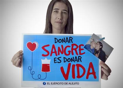Cuando su hijo falleció de leucemia, creó una fundación para promover la donación de sangre y médula ósea