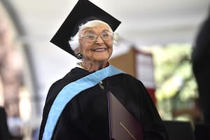 Tiene 105 años, se graduó de una maestría en Stanford y reveló su secreto