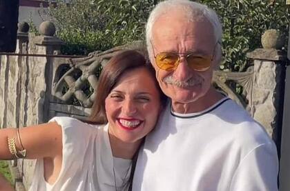 Cuando Tamuna finalmente encontró a su padre, descubrió que ya eran amigos en Facebook