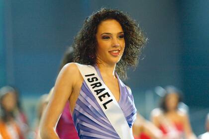 Cuando terminó el secundario, Gadot se inscribió para participar en Miss Israel y fue la ganadora