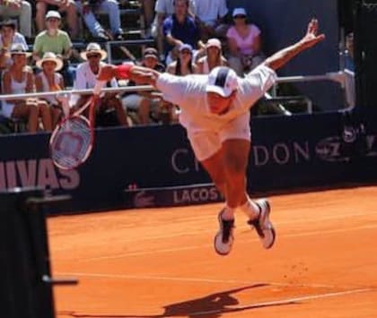 Cuando tuvo algo de dinero ahorrado, Hartfield apostó a viajar con su entrenador. Y acertó: fue un viaje que le cambió la vida