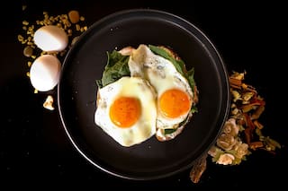 Cuántos huevos se pueden comer al día, según cardiólogos de Cleveland Clinic en EE.UU.
