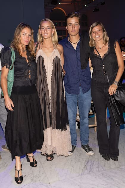 Cuarteto de polistas: Annalise Phillips, Hope Arellano (este año juega el Abierto Femenino para la Dolfina), Benjamín y Delfina Balzano