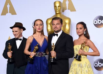 Cuarteto ganador: Mark Rylance, Brie Larson, Leonardo DiCaprio y Alicia Vikander