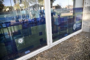 Cuatro balazos impactaron en las puertas y ventanas del Distrito Municipal Sur de Rosario.
