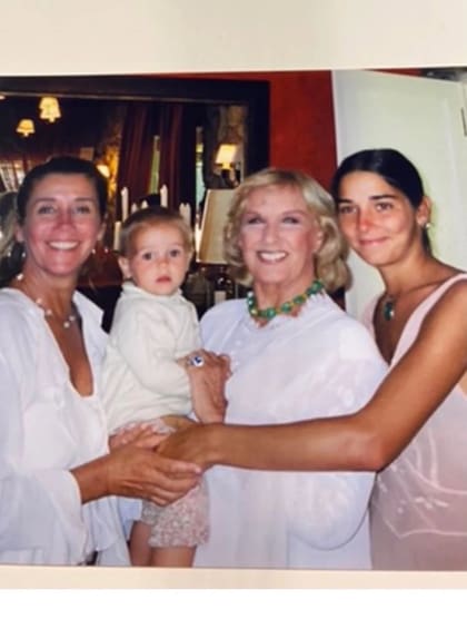 Cuatro generaciones, Marcela, Ámbar, Mirtha y Juana (Foto: Instagram)