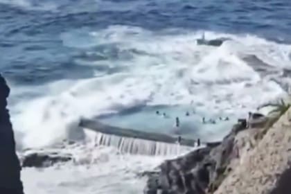 Cuatro personas fallecidas y una desaparecida tras el oleaje en Los Gigantes (Tenerife)